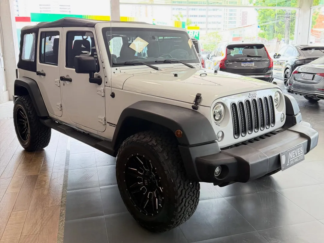 Jeep Wrangler 2014, foto 4 de 7